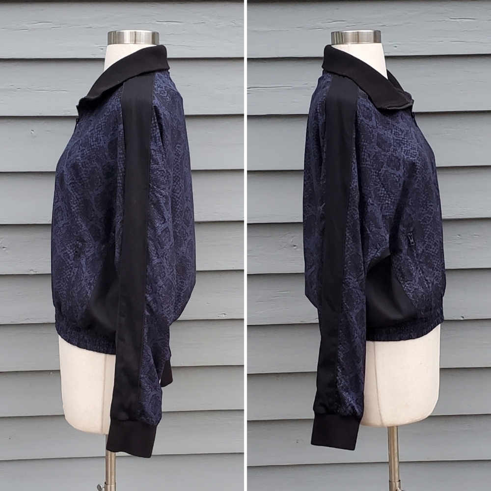 Athleta Brooklyn Snake Python Print Blue Black Tr… - image 3